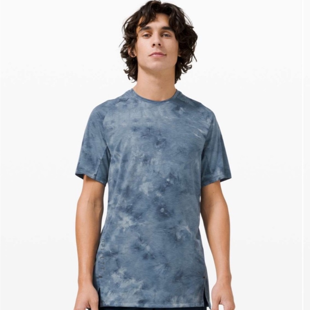 Lululemon Athletica Blue Tie-Dye Short Sleeve Tee